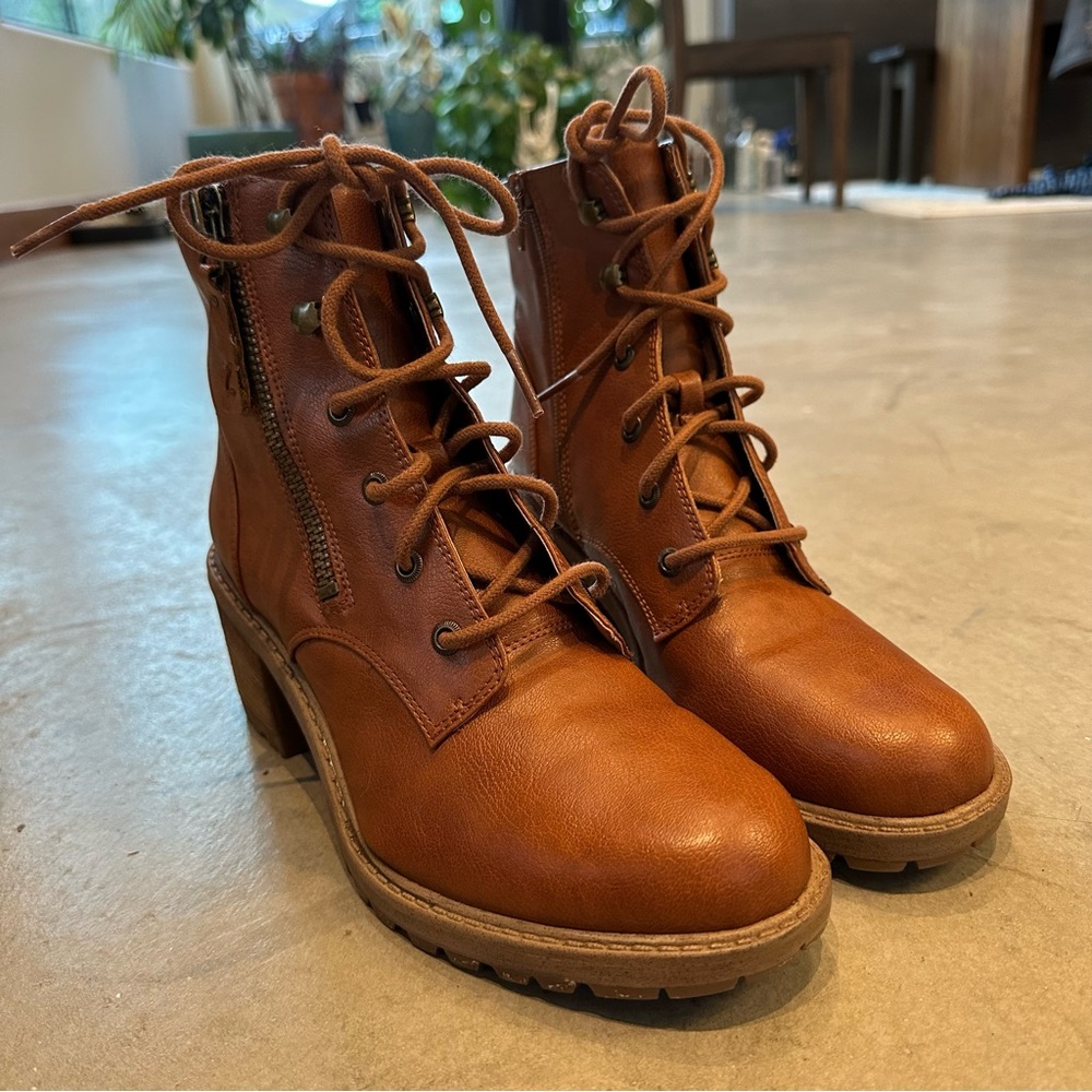 Zodiac heeled zip up combat boots